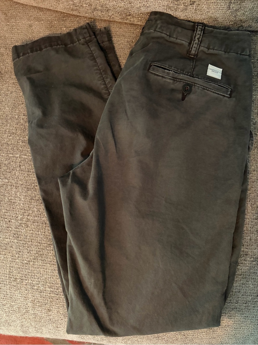 American Eagle Men’s Athletic Fit chinos 30x34.